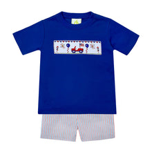 Load image into Gallery viewer, Get your little man ready for Independence Day with Boys 4th of July Striped Leo Seersucker Shorts from Zuccini Kids. Made with red, white, and blue seersucker stripes, these shorts are the perfect addition to a festive, patriotic outfit. Don't forget to pair them with our matching Harry's play tee for the ultimate 4th of July look!