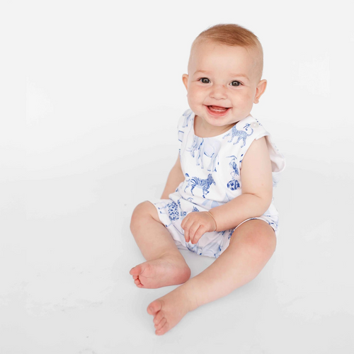 Jon Jons are a precious and playful option for busy little boys that need freedom to move around while looking adorable at the same time! Be the most stylish one at the party or playground with our blue chinoiserie safari print!