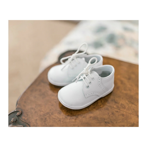 James is one of our oldest styles, a tribute to classic shoes in sturdy leather. This is our favorite go to shoe for any occasion, from Easter to Baptism to Christmas. Fit your little gent's toes into this shoe, and he will be charming everyone coming his way.