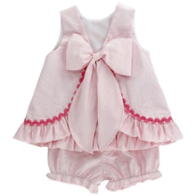 Load image into Gallery viewer, Girls Goose in Boots Short Set from Bailey Boys is a classic and sweet set. This sweet embroidered goose is an adorable attention to any little ones wardrobe. Destined to be a favorite and an heirloom piece!
