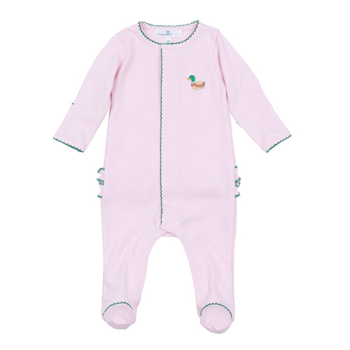 Soft and breathable, this light blue Pima cotton footie keeps your baby cozy while showcasing an adorable embroidered mini mallard. Ideal for little bird lovers, it combines comfort with charming back ruffle detail, making it a perfect choice for everyday wear. Also available in blue.