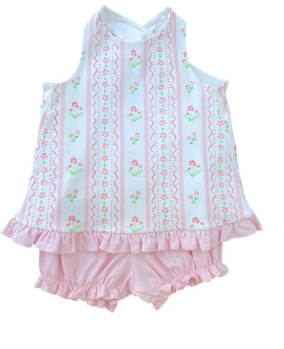 Make your little one shine in this Toddler Girls Poppy Bloomer Set in Pink Floral Scallop from James & Lottie! The gorgeous floral pattern in pink and white is perfect for any occasion. The cross back adds a touch of sweetness while the coordinating bloomer shorts ensure comfort all day long.