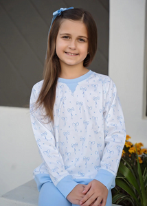 Dress your little girl in cozy charm with the Girls Blue Bows Knit Sidney Sweatshirt from James &amp; Lottie. This lightweight white sweatshirt features a delicate blue collar and charming blue bow prints throughout, offering both comfort and style. Perfectly paired with the Light Blue Scallop Legging, it creates an adorable fall outfit she'll love to wear every day.