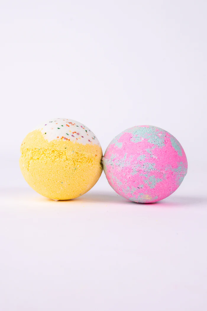 Transform bath time into a royal adventure! The Royally Awesome Bath Bomb features a fun 