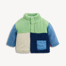Load image into Gallery viewer, Magnetic Me’s Blue Colorblock Sherpa Boys Magnetic Jacket is designed with magnetic closures that fasten in a flash. For warmth without the bulk, it’s made from fluffy sherpa fleece and is lined with soft organic cotton. A roomy hood and front pockets keep little ones adorably, comfortably toasty.
