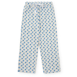 Designed for comfort and style, the Beckett Boys' Lounge Pant features a timeless mallard duck print that adds a playful touch to any outfit. Perfect for lounging or casual adventures, these pants ensure all-day ease with a soft fabric that moves with your child. Elevate your little one’s wardrobe with this charming and cozy essential from Lila &amp; Hayes.