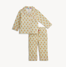 Load image into Gallery viewer, Let your tween shine in Magnetic Me’s Girls Fleur Sauvage Pajama Set, where playful cheetahs meet delicate florals. Magnetic closures make dressing effortless, while the chic, feminine design sparks confidence and comfort all night long. Ready to inspire sweet dreams in style!
