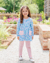 Load image into Gallery viewer, Brighten her day with the Painted Petals Caroline Pant Set by Jellybean! The cheerful floral tee with charming pink pockets pairs effortlessly with soft pink leggings, offering comfort and style for every playful adventure. Ready to inspire joy and confidence in your little one?
