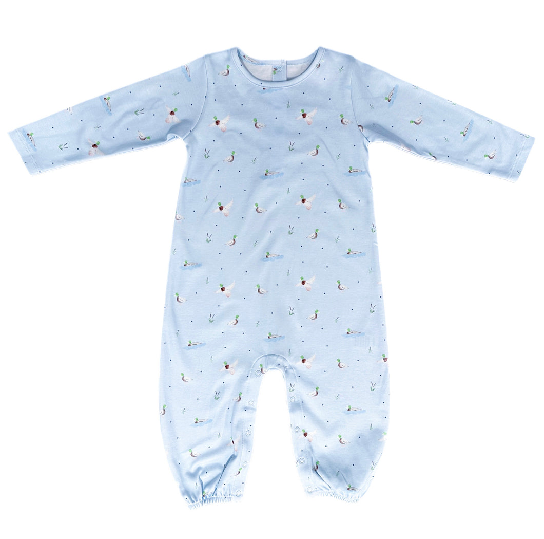 The Mallard Knit Jackson Long Bubble by James & Lottie brings timeless charm to your infant boy's wardrobe with its classic mallard duck print on a soft light blue background. Designed for comfort and style, this playful romper is perfect for everyday adventures, keeping your little one cozy while looking effortlessly adorable. Upgrade your baby's outfit collection with this delightful, easy-to-wear piece that balances fun and tradition.