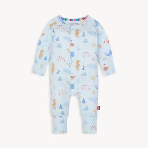 Wrap your little one in the soft and comfortable Deep Sea Jubilee Pajama Footie by Magnetic Me. With its magnetic closure and soft modal fabric, changing time will be a breeze. The adorable under the sea motif adds a touch of cuteness to any wardrobe and the convertible leg makes these perfect for day into night to cover little feet!