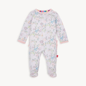Experience the convenience and beauty of the Emily Floral Footie Pajama from Magnetic Me! The magnetic front closure makes dressing effortless for parents, while the ruffled back adds a touch of sweetness. The lovely lavender and floral design will have your little one looking adorable and feeling cozy all night long.