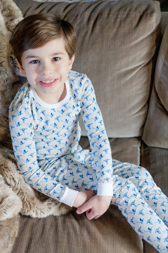 Keep your little one cozy and stylish with the Grayson Boys' Pajama Pant Set from Lila & Hayes. Featuring a charming classic mallard duck print in soothing blue and white, this long-sleeve set offers both comfort and timeless appeal. Perfect for restful nights and lazy mornings, these pajamas are designed to keep your child snug while adding a touch of nature-inspired fun to bedtime.