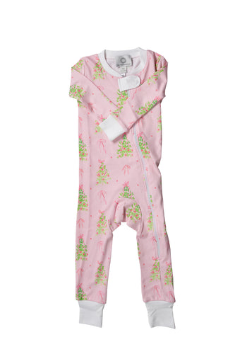 Celebrate the holidays in cozy style with this Infant Girls Pink Tinsel Zipper Pajama from The Proper Peony. Crafted from 100% pima cotton, its soft pink fabric offers gentle comfort on delicate skin. Adorned with charming Christmas trees decorated in dark pink ornaments, this playful zippered pajama adds festive cheer with every wear. 