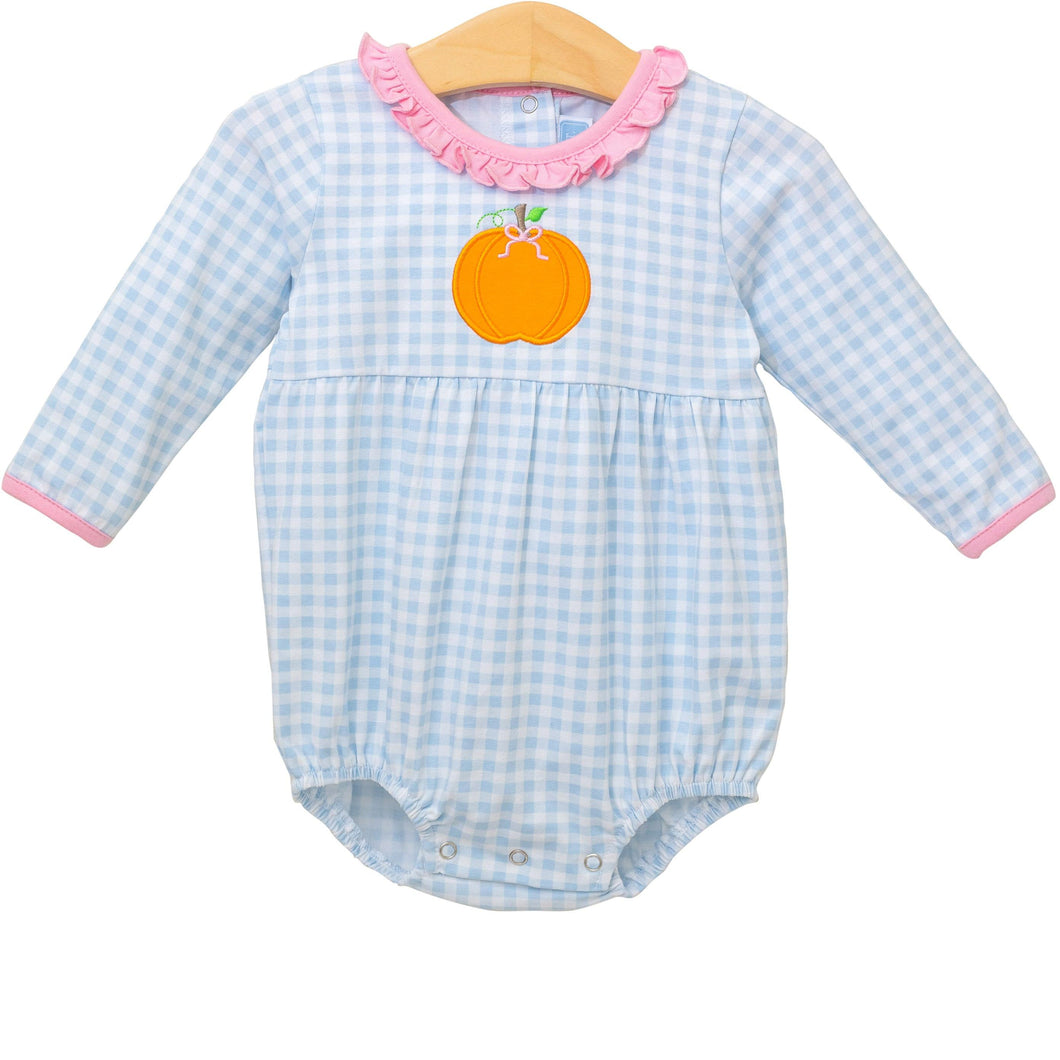 Dress your little one in charming style with the Infant Girls Long Sleeve Pumpkin Ruffle Bubble from Trotter Street Kids. This adorable bubble features a blue and white gingham boys adorned with playful appliqué pumpkin and delicate ruffles, adding a sweet seasonal touch. 