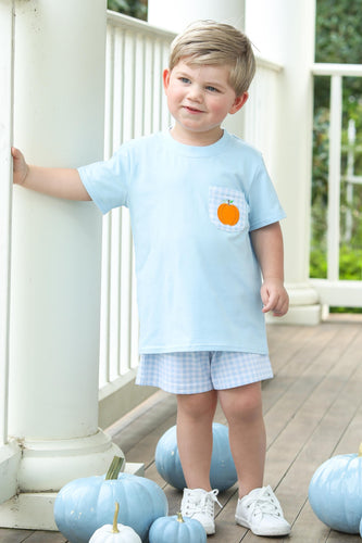Dress your little one in charming style with the Boys Boys Pumpkin Short Set from Trotter Street Kids. This adorable set features a blue and white shorts adorned with playful appliqué pumpkin on the front pocket of the coordinating light blue tee. Classic and cute this fall for toddler boys.