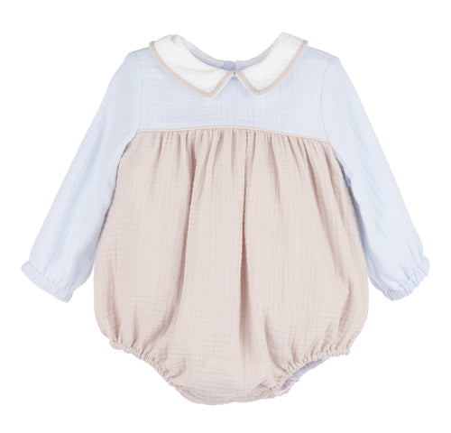 Dress your baby boy in the Cuddle Cotton Boy Bubble from Sophie & Lucas, designed with a timeless classic collar and crafted from ultra-soft muslin. This cozy bubble ensures your little one stays comfortable and stylish all season long, making it an essential addition to any infant wardrobe.
