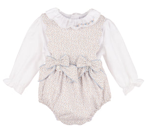 Dress your little one in timeless charm with the Floral Blooms Girl Overall Bubble by Sophie &amp; Lucas. This khaki and blue overall features delicate bow accents that add a sweet touch, paired perfectly with a ruffle-collared shirt detailed with intricate embroidery. Combining classic style and thoughtful design, it ensures both comfort and an adorable look for any occasion.