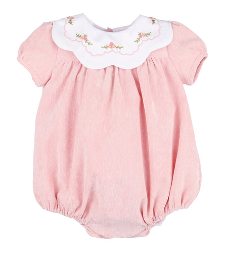 Dress your little one in cozy charm with the Floral Corduroy Scallop Bubble in Pink from Sophie & Lucas. Crafted from soft pink corduroy, this short-sleeve bubble features a delicate scalloped collar adorned with floral embroidery, adding a timeless touch. Perfect for fall, it combines classic style with gentle comfort, making it an irresistible choice for your youngest's wardrobe.