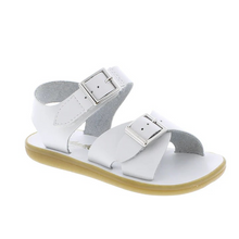 Load image into Gallery viewer, Footmates Tide Sandal for toddlers, the perfect spring-to-summer shoe for all occasions and events!

Adjustable hook-and-loop straps provide a custom fit for a charming water-friendly sandal your little one can wear to the beach, pool or splash pad.

Corrosion-resistant buckles
Slip-resistant sole
Textile upper and lining/rubber sole

