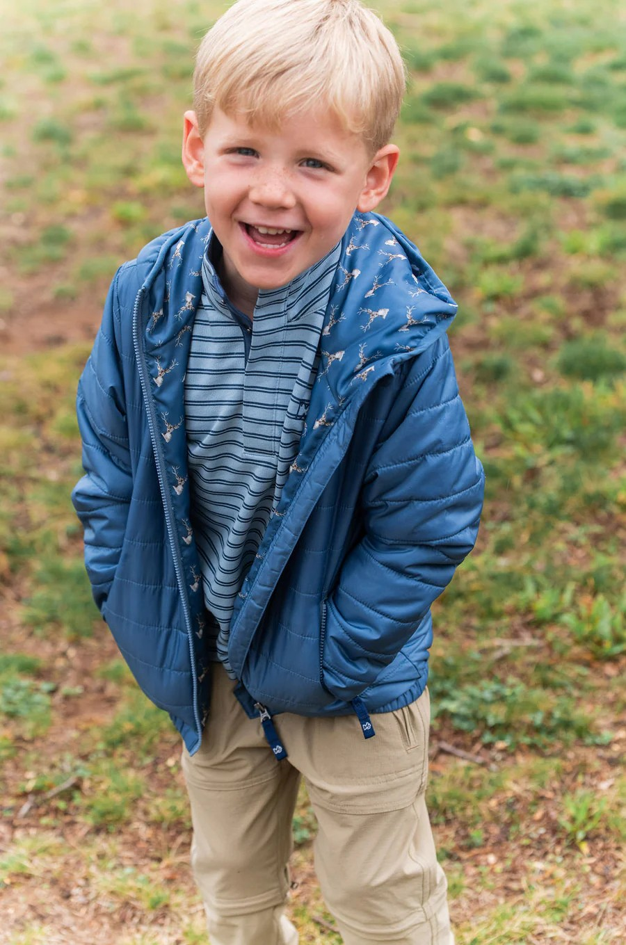 Introducing the ultimate boys puffer jacket from PRODOH! Keep your little one warm in style with this classic blue hooded design. Perfect for toddlers to tweens, this jacket will keep them cozy and stylish throughout the colder months. 
