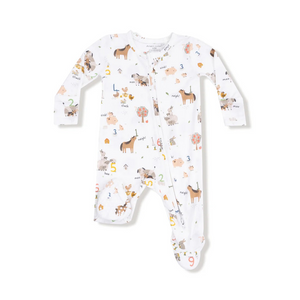 Angel Dear’s Farm Sounds 2-Way Zipper Footie is crafted from luxuriously soft bamboo fabric and adorned with charming farm animals and their sounds. This cozy footie is an ideal choice for your little one who adores farm adventures and comfort all day long.