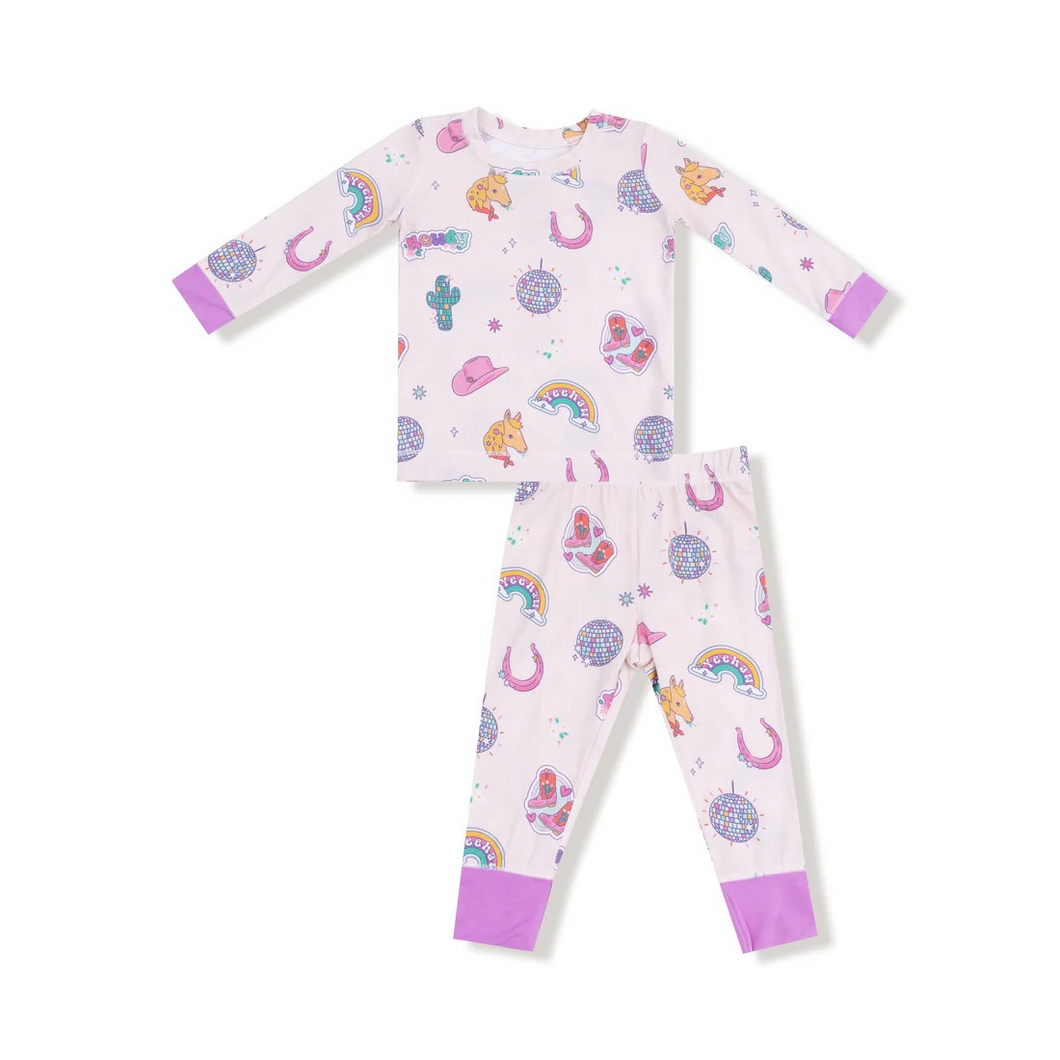 Snuggle season just got cuter! Disco Cowgirl Long Sleeve Pajama Set from Angel Dear is made for cozy cuddles, playtime lounging, and comfy bedtimes. With soft, breathable fabric and a relaxed fit, this 2-piece set is a go-to for cooler days and dreamy nights. Playful disco balls and cowgirl print will have her excited about bedtime!