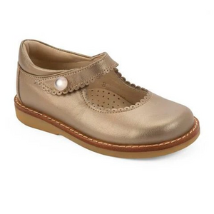 The Elephantito Classic Mary Janes are a perfect combination of style and functionality, with their supported ankles and scalloped edges. These shoes are crafted by hand using premium leather, ensuring both durability and quality. Little feet will appreciate the natural sheepskin lining, which provides softness, protection, and absorption.

The outsole rubber soles of these shoes are lightweight, flexible, and designed to offer ample support and grip for active children. The insoles are made from recycled l