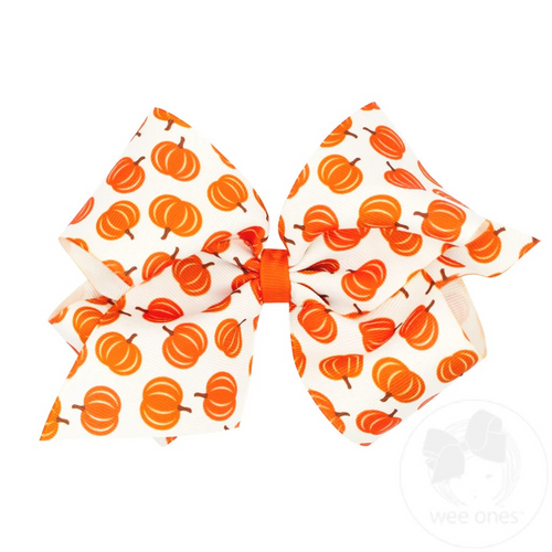 Celebrate the coziness of fall with this grosgrain hair bow covered in a cheerful pumpkin print. With its vibrant orange hues and autumn charm, it’s the perfect pick for hayrides, school days, and family photos in the pumpkin patch. This bow is sure to stay in her hair all day with our patented WeeStay™ no-slip hair clip.
Approximate Size: 6.25” x 5” (2.25” Ribbon)
Approximate Size: 6.25” x 5” (2.25” Ribbon)