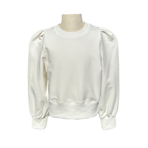 This Jane Sweatshirt in white offers tween girls a perfect blend of comfort and style. Crafted from soft fabric, it feels gentle against the skin, while the charming puff sleeves add a touch of elegance. Whether paired with jeans for a casual day or dressed up for special occasions, this versatile sweatshirt is a wardrobe essential that combines timeless design with everyday ease.