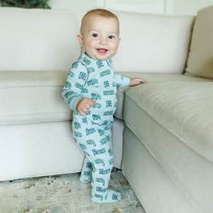 &nbsp;The Tradd Street Trolleys Footed Pajama blends elegance and playful charm, ideal for everyday adventures, imaginative play, and joyful occasions. &nbsp;

Classic and charming style.
Perfect for playtime, parties, and special moments.
Pima Cotton, Zipper Footie