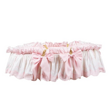 Load image into Gallery viewer, Moses Basket Scallop Dot
