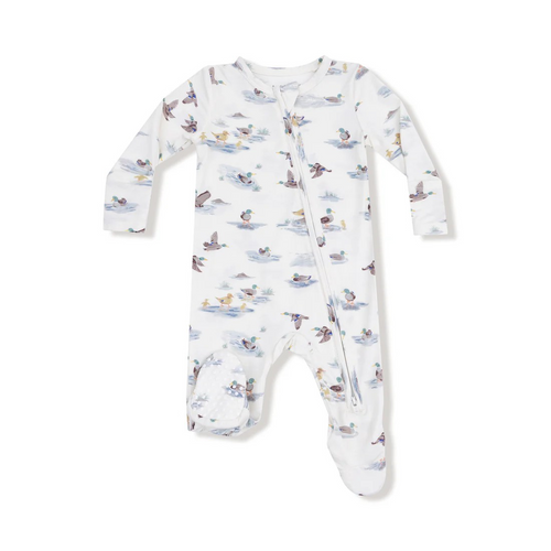 Wrap your baby in cozy comfort with the Migrating Mallards 2 Way Zipper Footie from Angel Dear. Crafted from soft, stretchy bamboo fabric, this footie ensures gentle warmth and flexibility all day and night. Its stylish migrating mallards print adds a timeless fall charm, making it perfect for every little adventurer. The convenient two-way zipper makes diaper changes quick and easy, so your baby stays comfortable and happy.