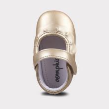 Load image into Gallery viewer, An adorable pair of shoes for the little one - the Amina Crib is simple to style and easy to get on!

• Soft PU Upper
• Canvas Lining
• Hook and Loop Closure
• Canvas Cushion Footbed
• Soft PU Outsole
