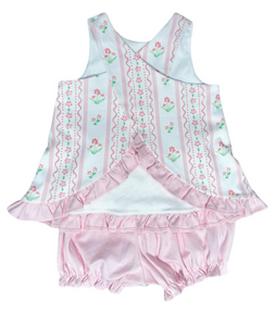 Make your little one shine in this Toddler Girls Poppy Bloomer Set in Pink Floral Scallop from James &amp; Lottie! The gorgeous floral pattern in pink and white is perfect for any occasion. The cross back adds a touch of sweetness while the coordinating bloomer shorts ensure comfort all day long.