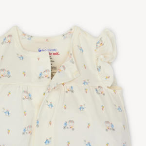 The Penguin Pints Ruffle Sleeve Romper from Magnetic Me combines adorable style with effortless functionality. Crafted from eco-friendly TENCEL™ modal, this romper is silky soft, breathable, and temperature-regulating, ensuring your little one stays comfortable all day. SewSafe™ magnetic closures along the front allow quick, stress-free dressing and changing, perfect for busy parents. Ideal for warm weather, this romper offers a cozy fit with charming ruffle sleeves that add a playful touch to your infant’s