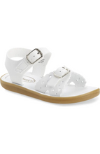Load image into Gallery viewer, Immerse your little girl in comfort and style with Footmates Ariel Sandals. Perfect for any summer occasion, these classic sandals come in a variety of fun colors. Give your child the gift of comfort and style with Footmates Ariel Sandals!
