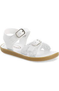 Immerse your little girl in comfort and style with Footmates Ariel Sandals. Perfect for any summer occasion, these classic sandals come in a variety of fun colors. Give your child the gift of comfort and style with Footmates Ariel Sandals!