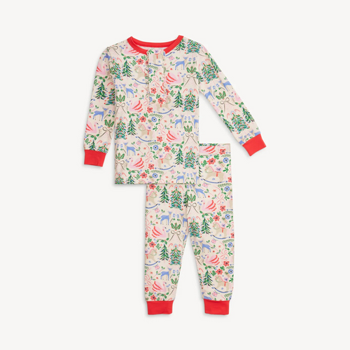 The Sugar Plum Dreams Long Sleeve Pajama Set makes bedtime effortless with a magnetized top that opens swiftly for easy, independent dressing. Crafted from durable modal fabric, these pajamas offer a silky soft feel and comfortable stretch. Featuring a charming and sophisticated Christmas holiday print, they combine style with sustainability for cozy nights.