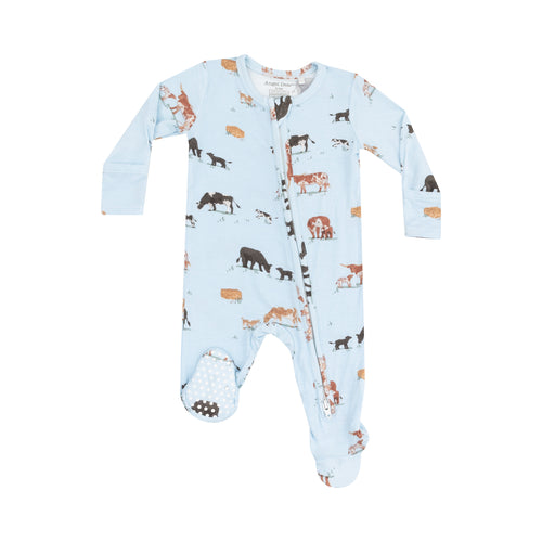 Introducing Infant Cow Families 2 Way Zipper Footie from Angel Dear. Made with our favorite bamboo material, it features a convenient 2-way zipper for easy diaper changes. And your little one will look absolutely adorable in this sweet cow print! Make dressing and diaper changes a breeze with this must-have footie.