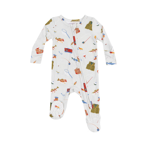 Get your little angler ready for bed in this adorable Infant Boys All Things Fishing 2 Way Zipper Footie from Angel Dear. Made with supersoft bamboo material for ultimate comfort, this footie also features a 2 way zipper for easy diaper changes. Sleep has never been easier!