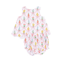 Load image into Gallery viewer, Indulge your little one in the softness of Angel Dear&#39;s Ribbon Bouquet Scallop Open Back Bloomer Set. Made from gentle muslin, this set features a darling bouquet and ribbon design with a sweet scallop back. Complete the look with the matching bloomers!
