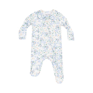 Dress your little one in the Baby Veronical Floral Peter Pan Zipper Footie by Angel Dear, featuring a charming vintage floral print and a timeless Peter Pan collar. Crafted from soft, breathable bamboo fabric, this footie ensures gentle comfort all day and night. The convenient two-way zipper makes diaper changes quick and easy, perfect for busy parents. Combining classic style with practical design, this footie is an ideal choice for your baby’s wardrobe.