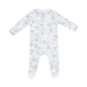 Dress your little one in the Baby Veronical Floral Peter Pan Zipper Footie by Angel Dear, featuring a charming vintage floral print and a timeless Peter Pan collar. Crafted from soft, breathable bamboo fabric, this footie ensures gentle comfort all day and night. The convenient two-way zipper makes diaper changes quick and easy, perfect for busy parents. Combining classic style with practical design, this footie is an ideal choice for your baby’s wardrobe.