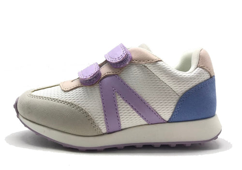The Lil Dannah Sneaker from MIA Girls combines playful charm with elegant, trendy style, making it perfect for girls on the go. Designed to keep her comfortable and stylish, this sneaker transitions effortlessly from classroom to playground, ensuring she looks great wherever she plays. Durable and chic, it’s an ideal choice for everyday wear.