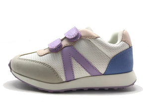 The Lil Dannah Sneaker from MIA Girls combines playful charm with elegant, trendy style, making it perfect for girls on the go. Designed to keep her comfortable and stylish, this sneaker transitions effortlessly from classroom to playground, ensuring she looks great wherever she plays. Durable and chic, it’s an ideal choice for everyday wear.