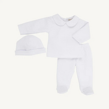 Load image into Gallery viewer, If you were looking for an excuse to hold your sweet baby a little closer, our Hart&#39;s Hold Me Set is just for you! From the sweet set itself to the adorable hat, to the darling pima jacquard fabric, every stitch of this set is perfect for snuggling!

Size: 0-3m

Call or email us to order: shopcottontailsnc@gmail.com
