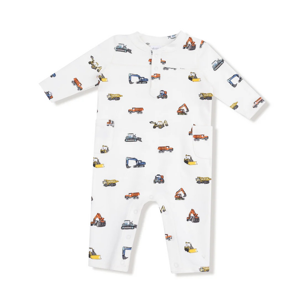 Keep your little one warm and stylish in the Uni Romper from Angel Dear — the perfect all-in-one outfit for chilly days! Featuring a charming Henley neckline for a classic touch, this romper is made with soft, breathable fabric that’s gentle on baby’s skin. The easy snap closures make diaper changes a breeze, while the relaxed fit ensures all-day coziness. Whether it’s a crisp autumn stroll or a cozy day indoors, your baby will be wrapped in warmth and cuteness!