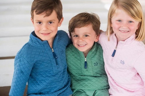 Built for play, polished for everyday-our Kids Quilted Zip Pullover in Faded Copen Blue delivers all the cozy vibes with zero fuss. Made from a soft quilted cotton and polyester blend and finished with our iconic fish logo, this layer is as durable as it is adorable. Pair with matching joggers for an effortlessly polished playtime look. Comfort, durability, and classic Southern style-this pullover has it all!