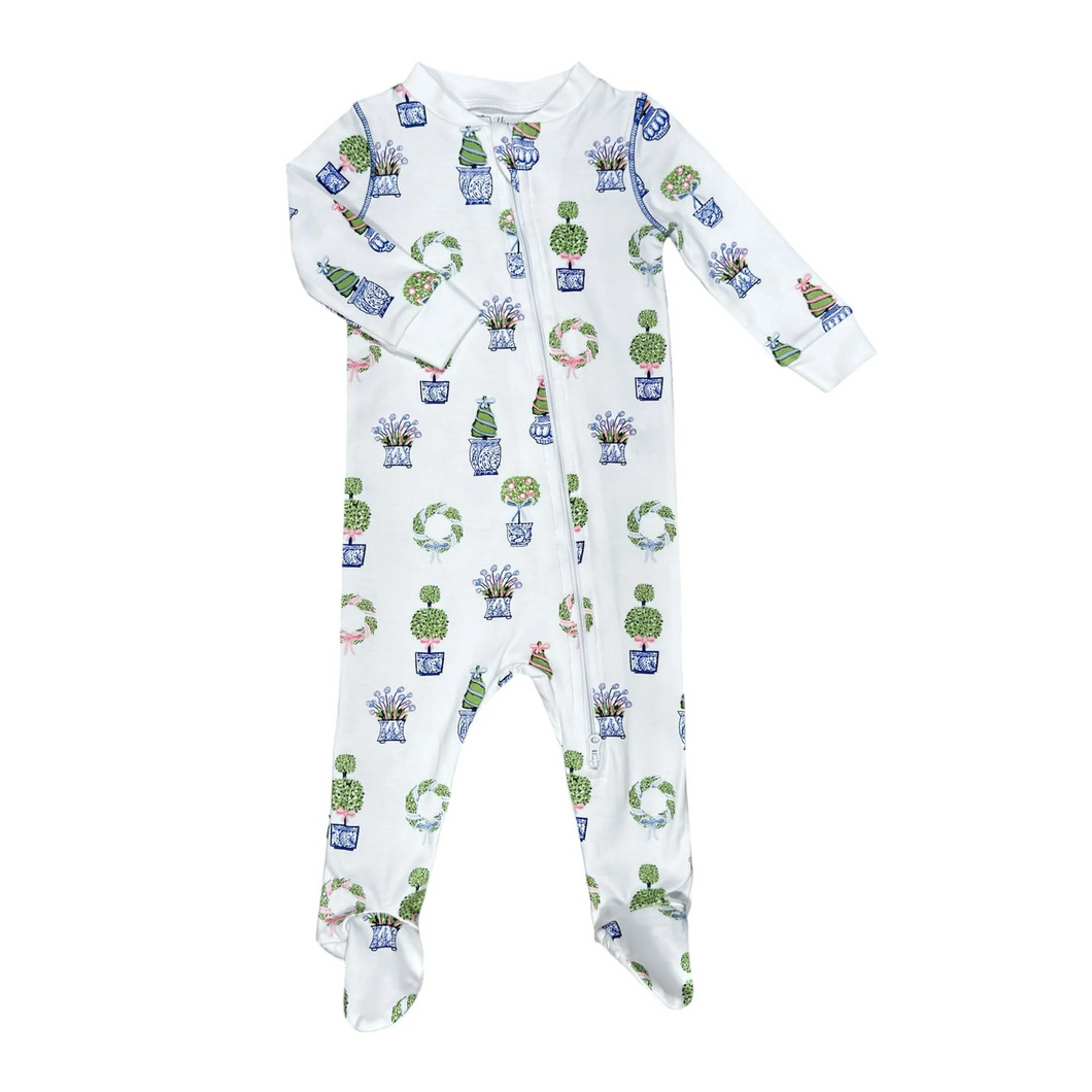  The Spring Topiaries Footed Pajama blends elegance and playful charm, ideal for everyday adventures, imaginative play, and joyful occasions.  

Classic and charming style.
Perfect for playtime, parties, and special moments.
Pima Cotton